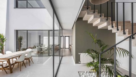 Casa-IR_Family-Pobla-de-Farnals-Valencia---Distribuidor-y-escalera