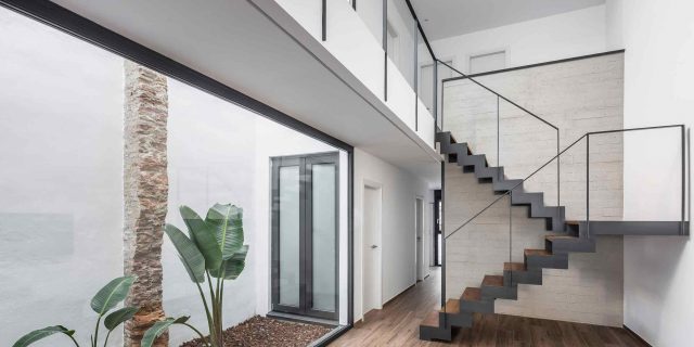 Casa-P_G-Aldaia-Valencia---Estar-y-escalera