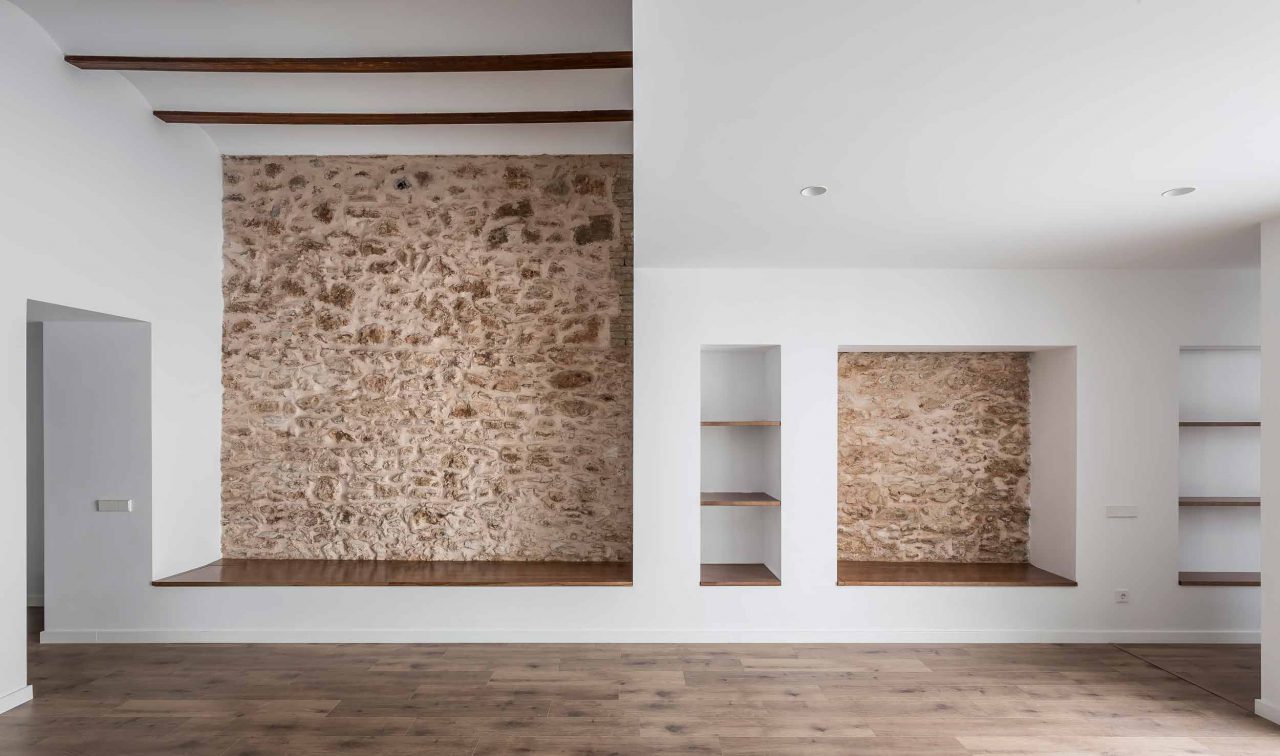 Casa-I_T-Meliana-Valencia---Muros-de-piedra