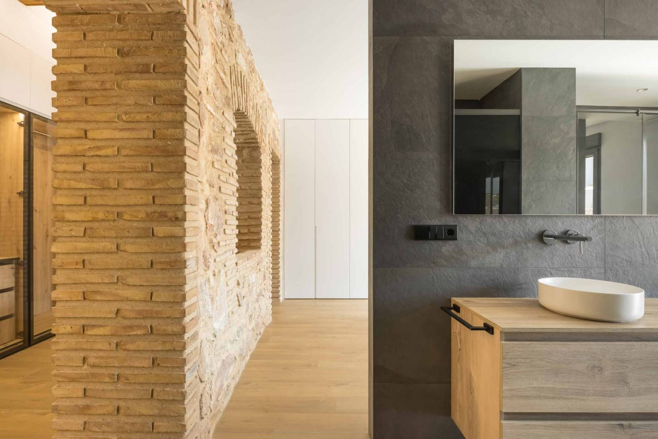 Rehabilitación y reforma -Casa-A_M-Puzol-Valencia---Detalle-del-bano-en-dormitorio-principal