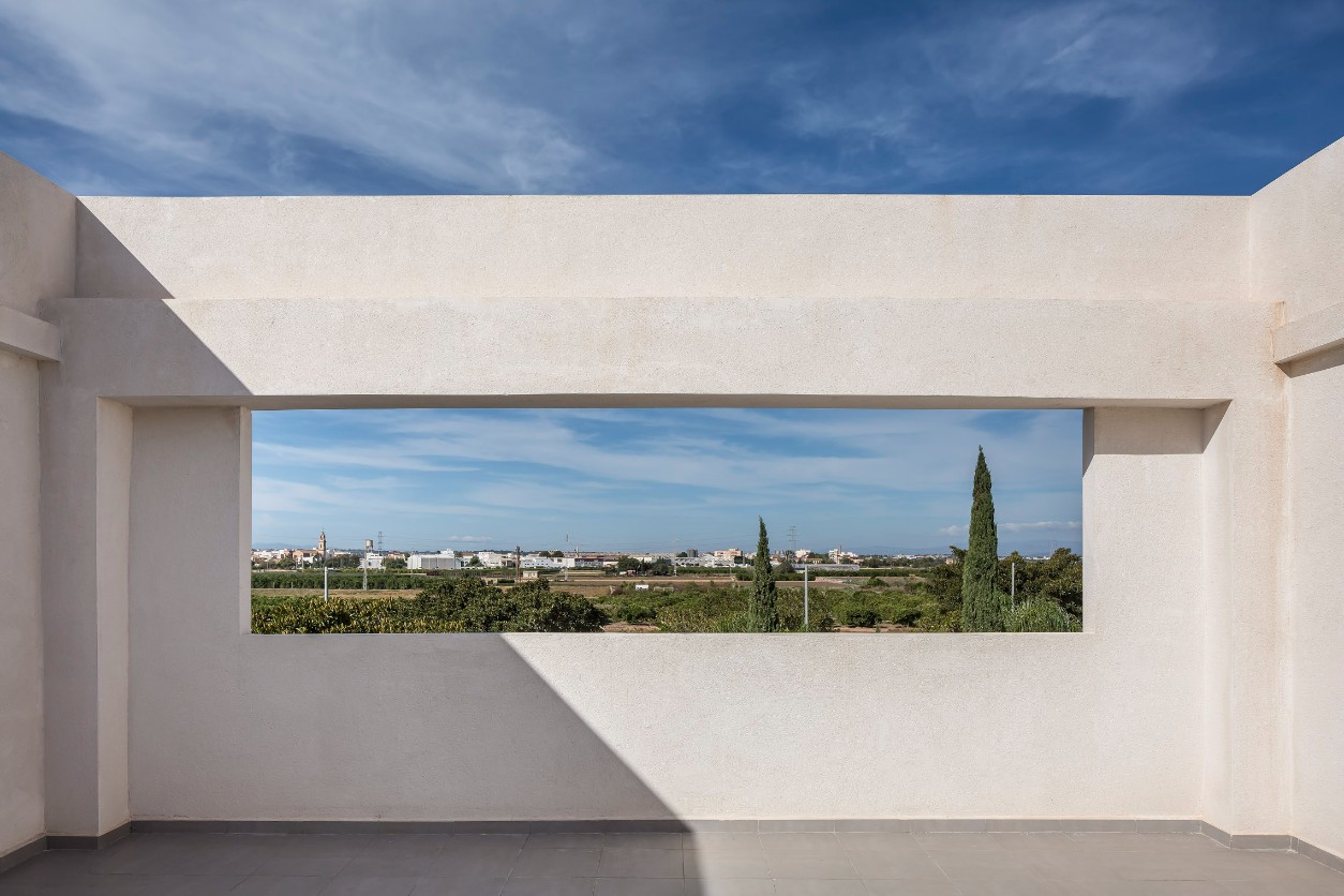 Casa-R&P-en-Foios-Valencia-Terraza-ático